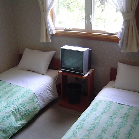 Family Pension Crayon Фуджикавагучико Екстериор снимка